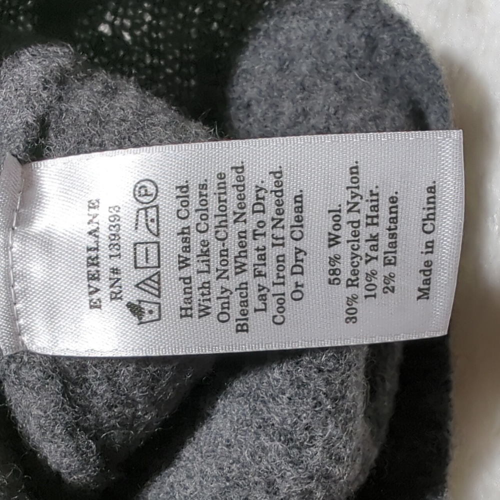 Everlane Gray Cropped Sweater Tank Top - Picture 4 of 6
